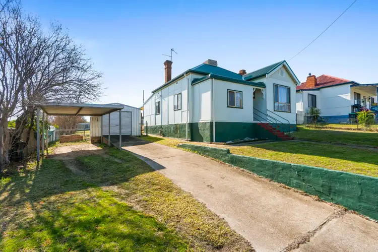 52 George Street, Junee NSW 2663