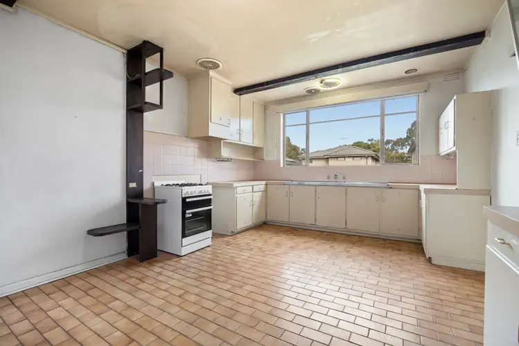 4 Coomleigh Avenue, Glen Waverley VIC 3150