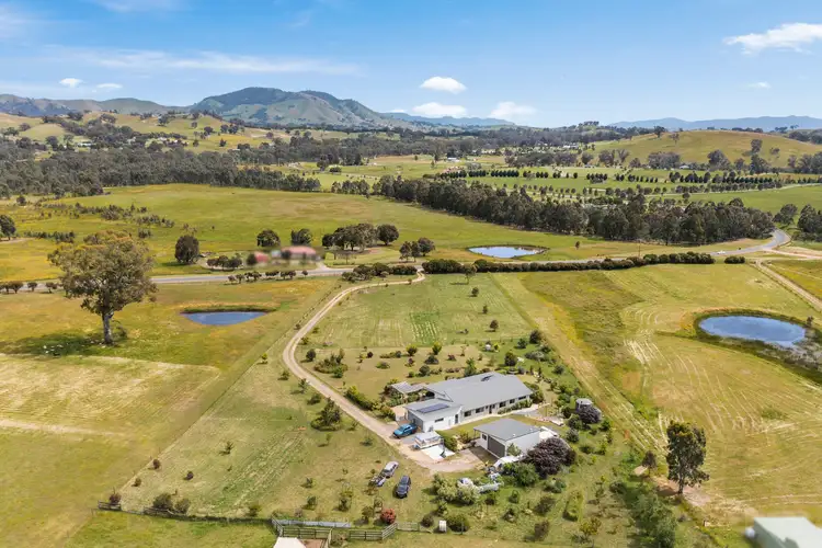 945 Howes Creek Road, Mansfield VIC 3722