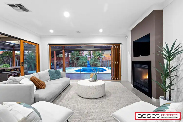 30 McCallum Drive, Cranbourne East VIC 3977