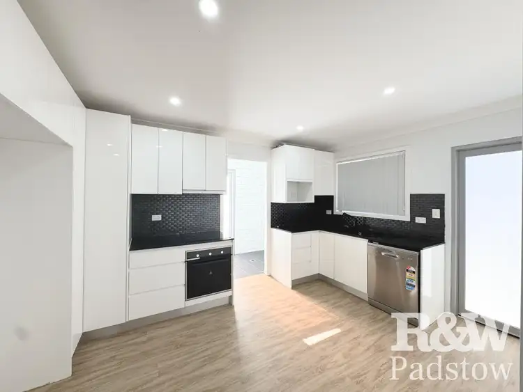 32A Uranus Road