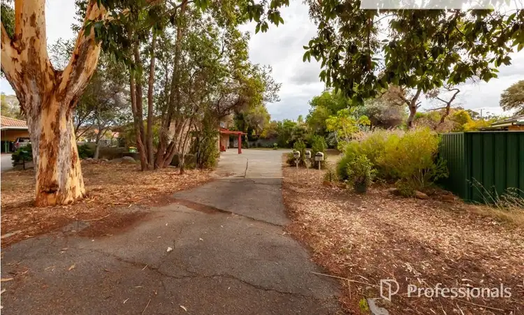 2/1 Dean Street, Kelmscott WA 6111
