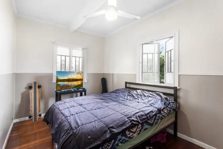 Sixth view of Homely block of units listing, 4 Vernon Street, Clontarf QLD 4019