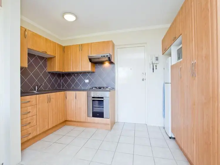 4 Dover Court