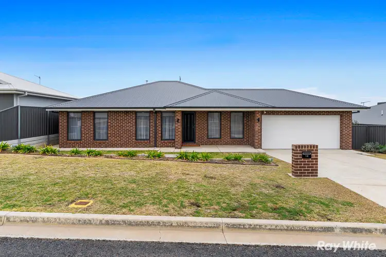 12 Hayes Crescent, Junee NSW 2663