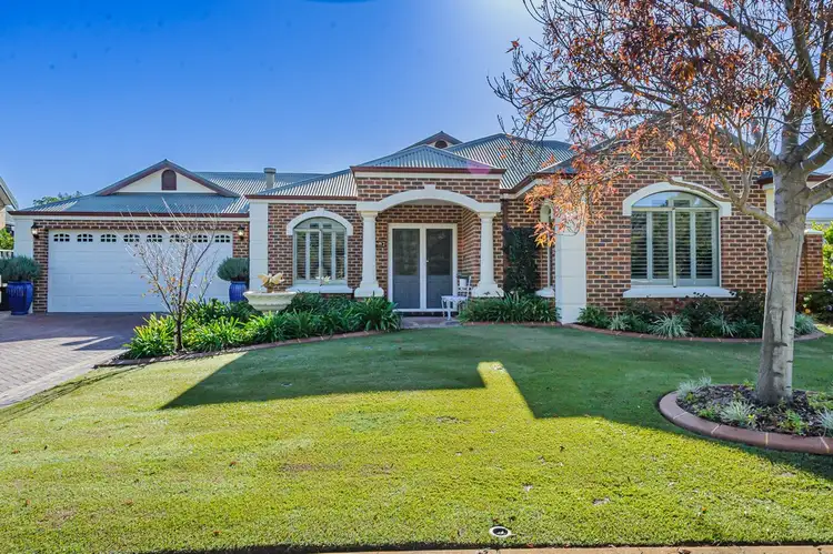 12 Chatsworth Gate, Canning Vale WA 6155