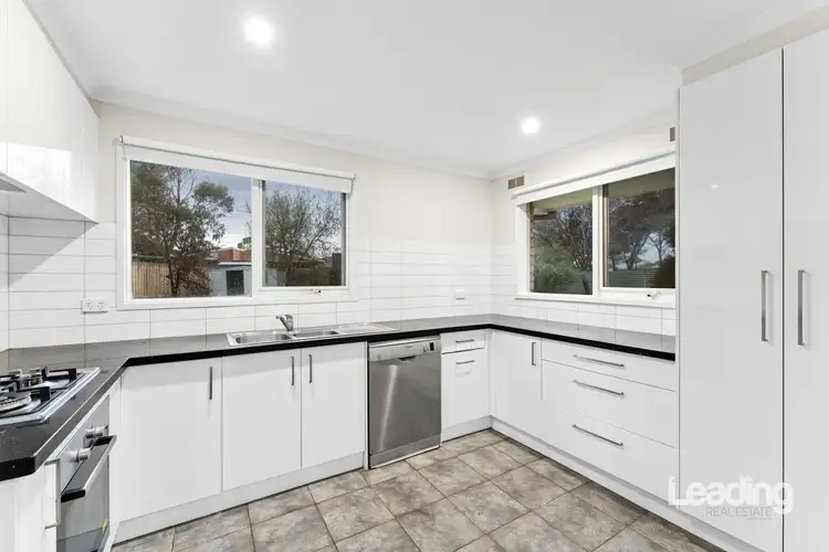 Fifth view of Homely house listing, 2 Gleneagles Drive, Sunbury VIC 3429