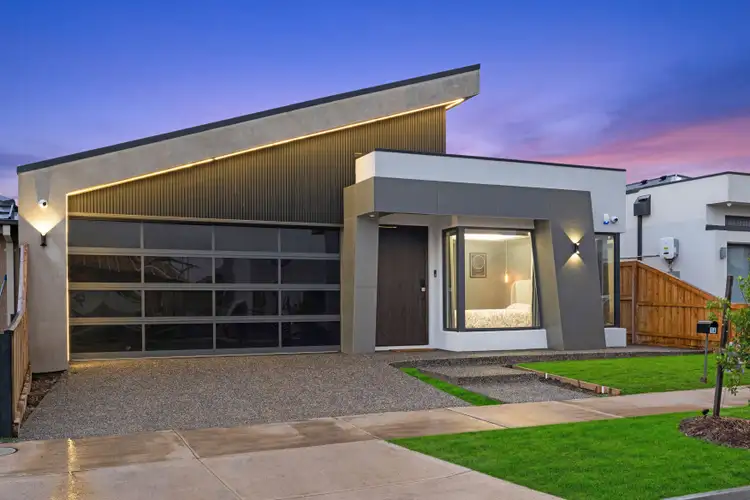 14 Denmead Drive, Donnybrook VIC 3064
