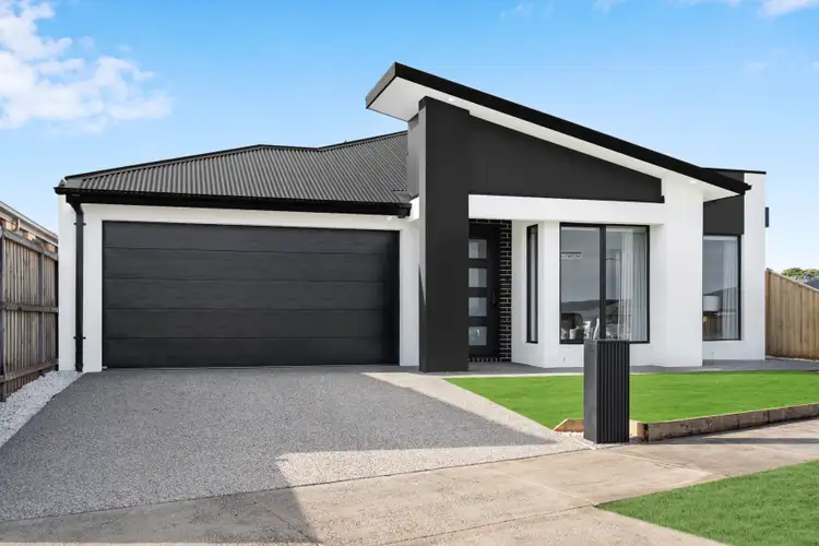 Second view of Homely house listing, 5 Neon Way, Wollert VIC 3750