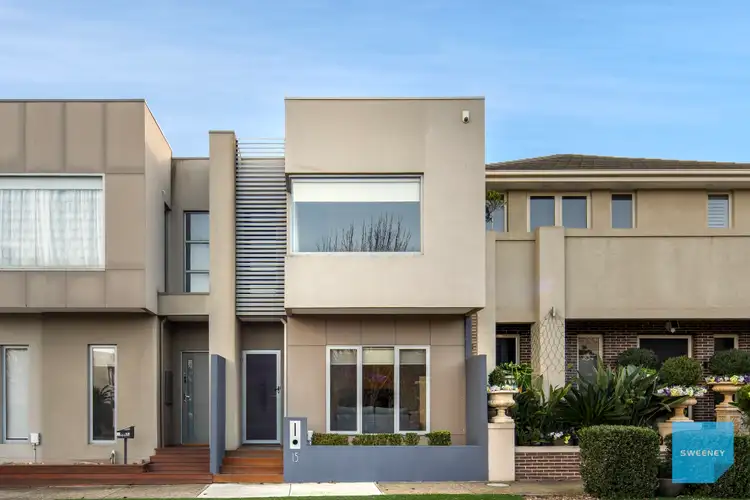 15 Bay Street, Caroline Springs VIC 3023