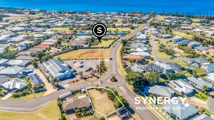 7 Rita Place, Coral Cove QLD 4670