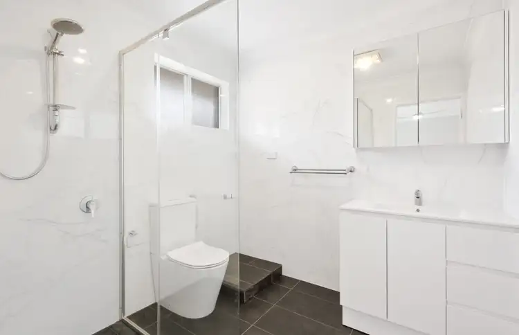 Fourth view of Homely house listing, 5/27 Prince Edward Drive, Brownsville NSW 2530