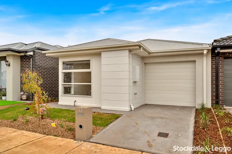 Third view of Homely house listing, 5 Turning Loop, Fraser Rise VIC 3336