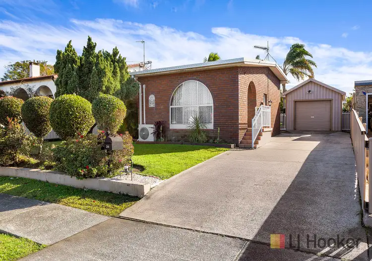 36 Kingston Street, Oak Flats NSW 2529
