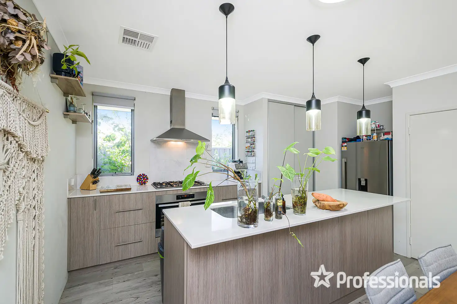 Main view of Homely house listing, 2 Ardrossan Loop, Kingsley WA 6026