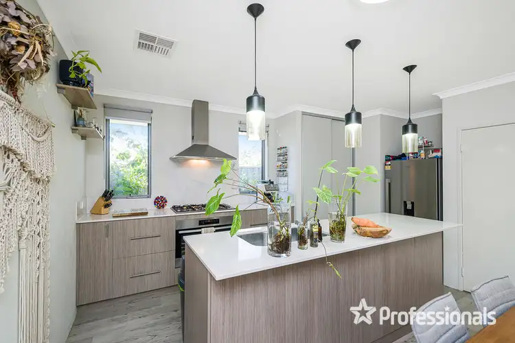 Fifth view of Homely house listing, 2 Ardrossan Loop, Kingsley WA 6026
