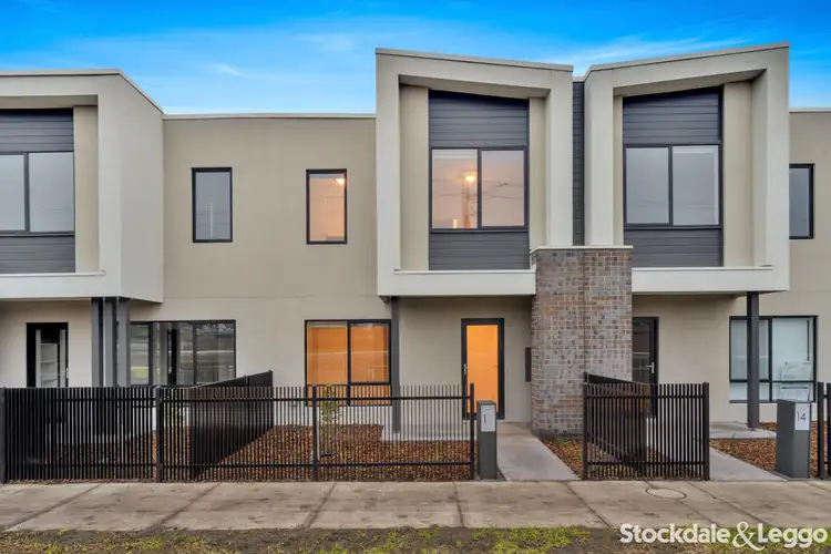 16 Surfie Walk, Sunbury VIC 3429