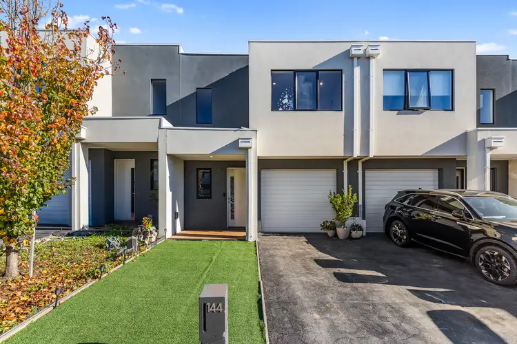 144 Willow Glen Boulevard, Cranbourne VIC 3977
