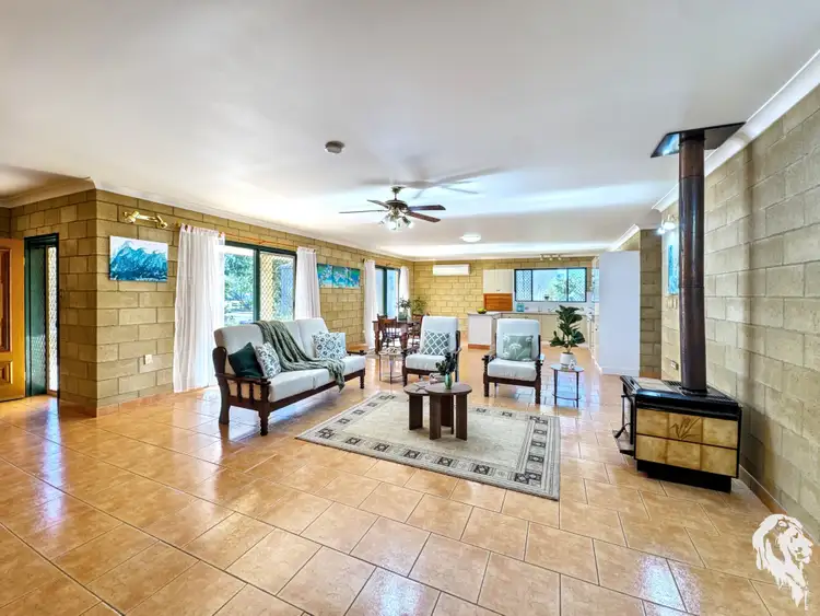 37 Railway Street South