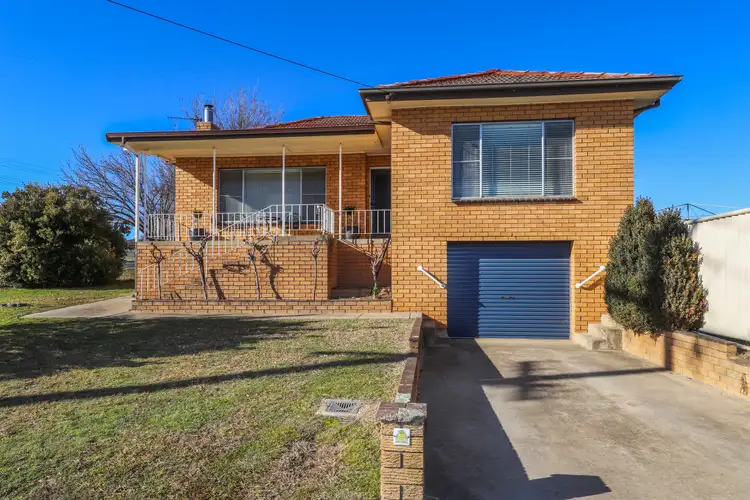137 Lambie Street, Tumut NSW 2720