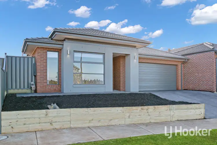 4 Peregrine Way