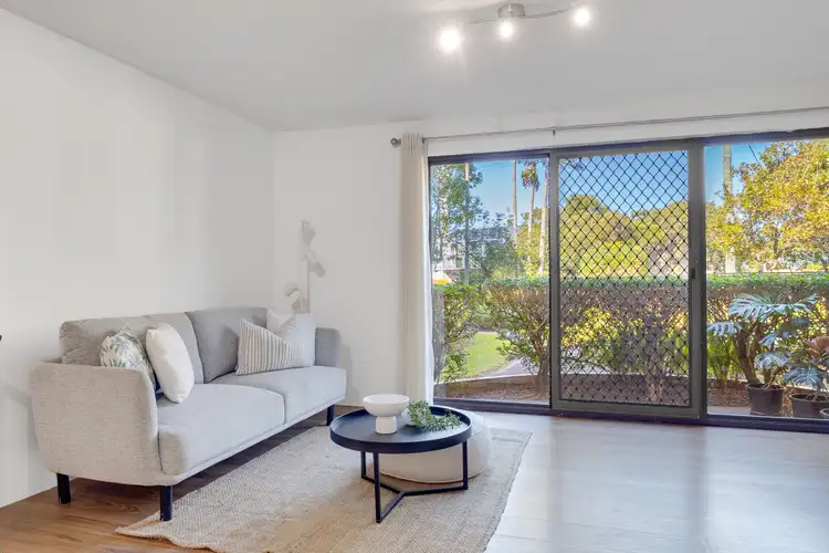 Sixth view of Homely apartment listing, 2/83 Queen Street, Southport QLD 4215