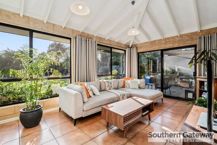 11 Hume Court, Parmelia WA 6167