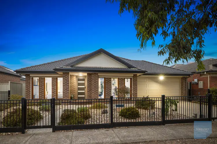 34 Rosella Crescent, Caroline Springs VIC 3023