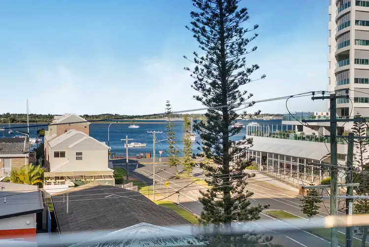302/20 Labrador Street, Labrador QLD 4215
