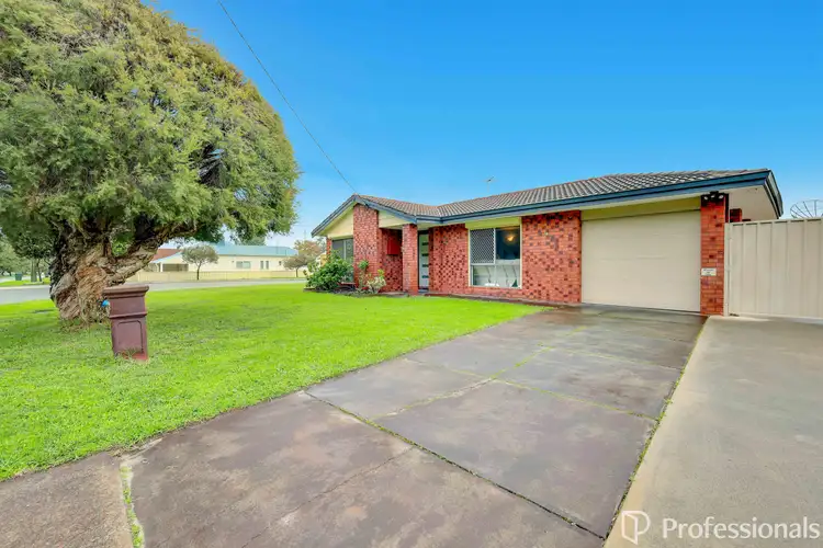 16 Stockman Way, Cannington WA 6107