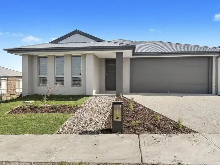 7 Sark Street, Clyde North VIC 3978