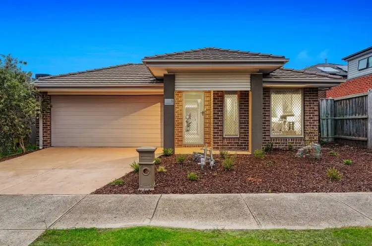 5 Heathland Circuit, Cranbourne East VIC 3977
