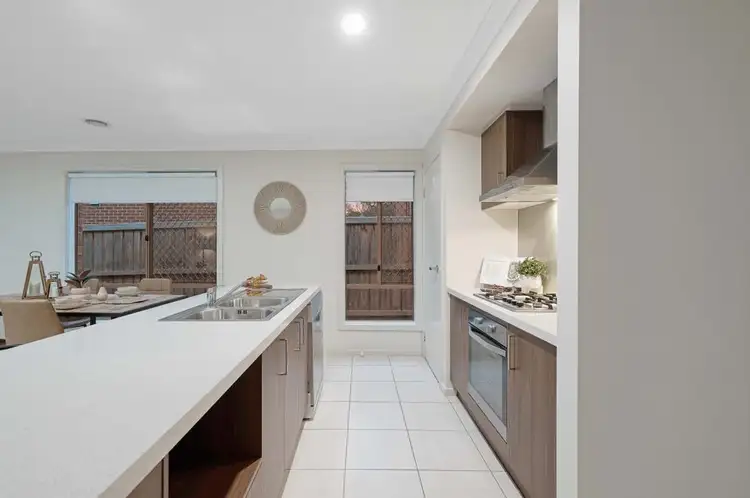 Fourth view of Homely house listing, 5 Heathland Circuit, Cranbourne East VIC 3977