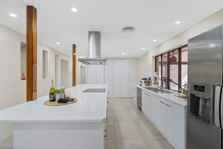10 Blackthorn Crescent, Shailer Park QLD 4128