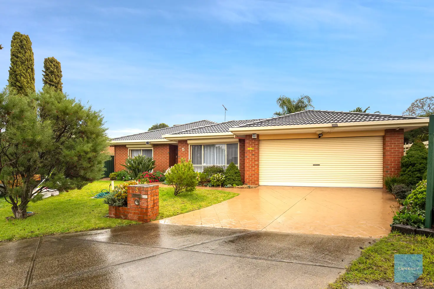 Main view of Homely house listing, 5 Rogers Close, Burnside VIC 3023