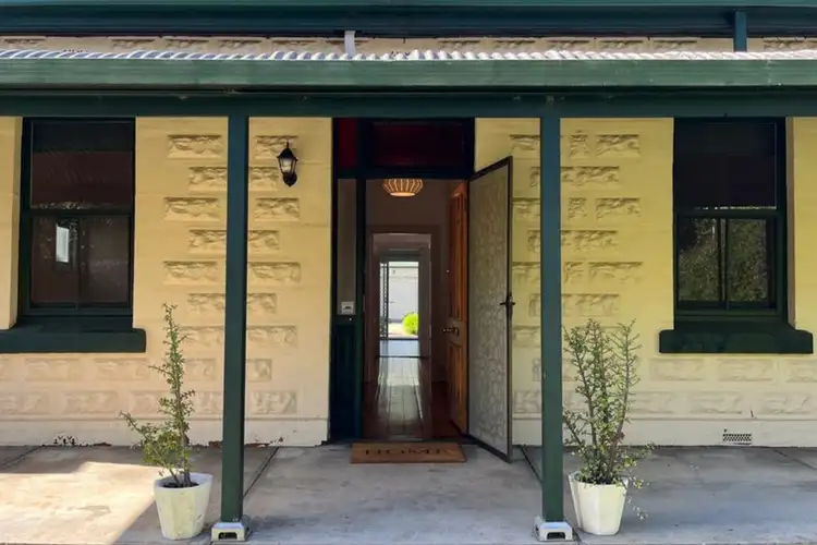 16 Brown Street