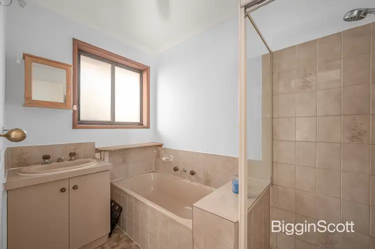 Sixth view of Homely house listing, 10 Spindrift Court, Carrum Downs VIC 3201