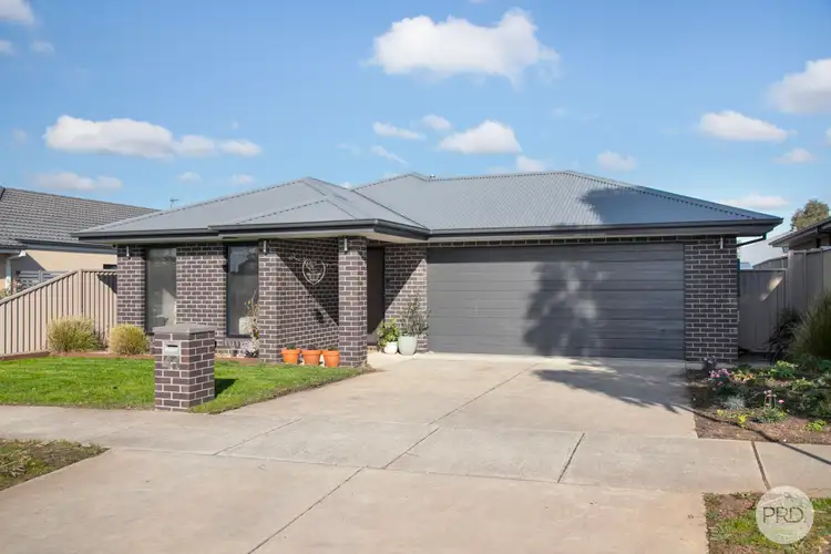 41 Elegante Road, Winter Valley VIC 3358