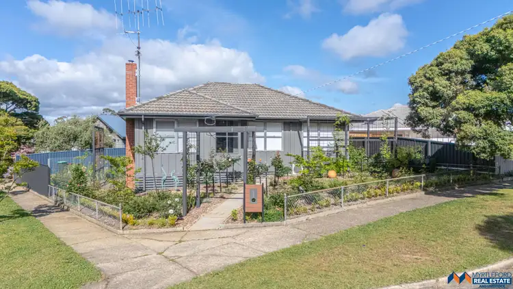 13 Macaulay Grove, Myrtleford VIC 3737