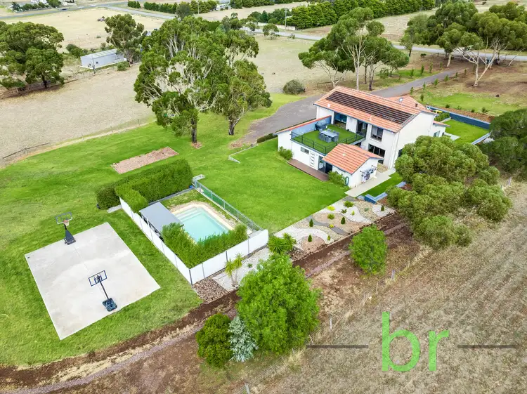 10 Oswald Avenue, Lara VIC 3212