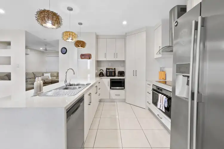 Second view of Homely house listing, 5 Floresta Lane, Beaconsfield QLD 4740