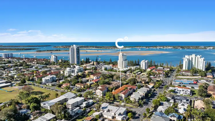 4/5 Ahern Street, Labrador QLD 4215