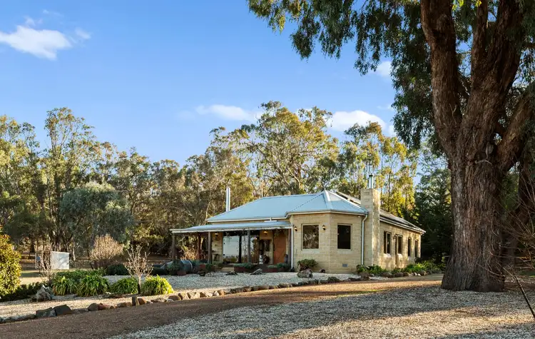 256 Dry Creek Road, Bonnie Doon VIC 3720