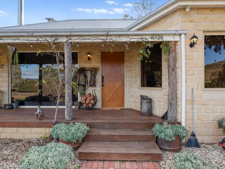 256 Dry Creek Road, Bonnie Doon VIC 3720