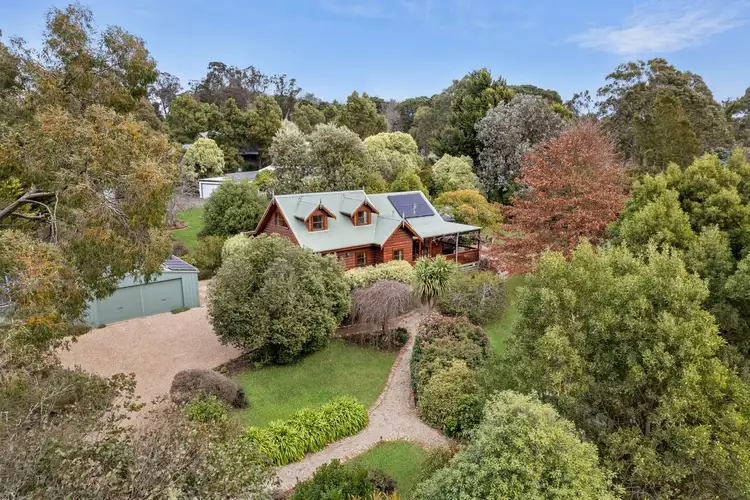 10 Beves Lane, Woodend VIC 3442