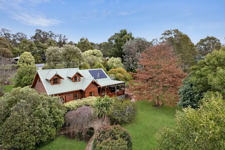 10 Beves Lane, Woodend VIC 3442