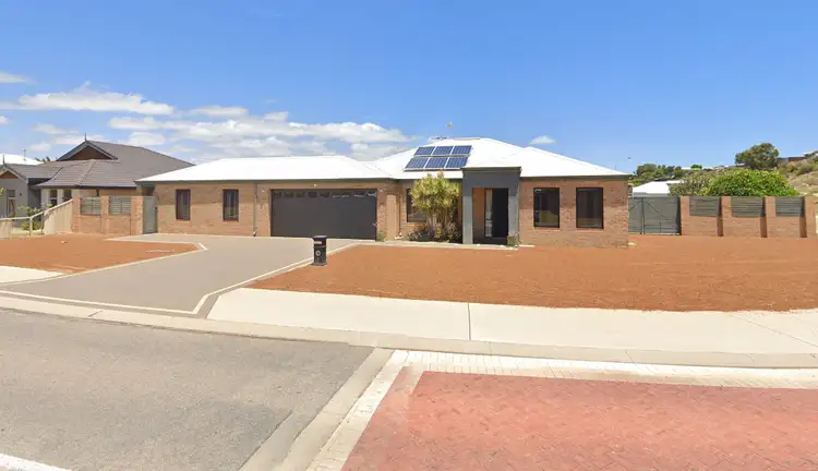 2 Reef Boulevard, Drummond Cove WA 6532