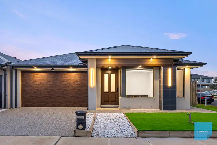 8 Reed Court, Deanside VIC 3336