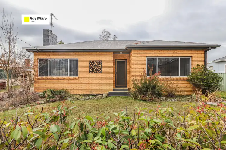 108 Russell Street, Tumut NSW 2720