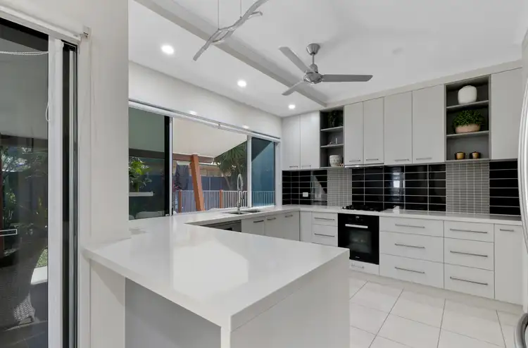 Sixth view of Homely house listing, 9/4 Bourke Street, Blacks Beach QLD 4740